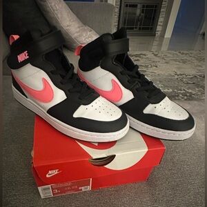 Nike Court Borough Mid Black and Pink Sneakers dunk low size 3